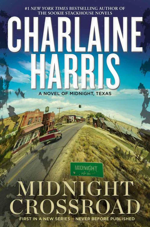 Midnight Crossroad  Harris Charlaine